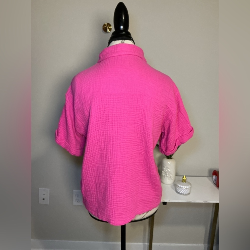 Nicole Miller Pink Button-Up Women's Top - Picture 2 of 5